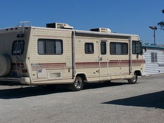1985 Winnebago Chieftan