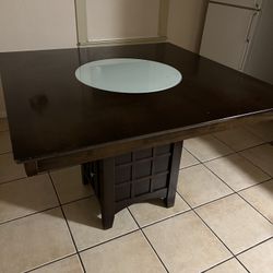 Dinning Table/Mesa De Comedor