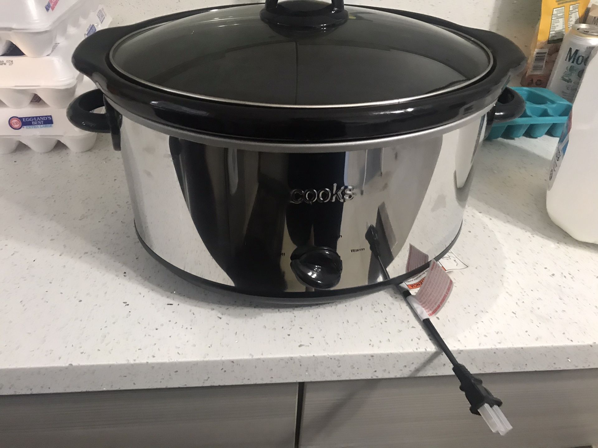 Slow cooker