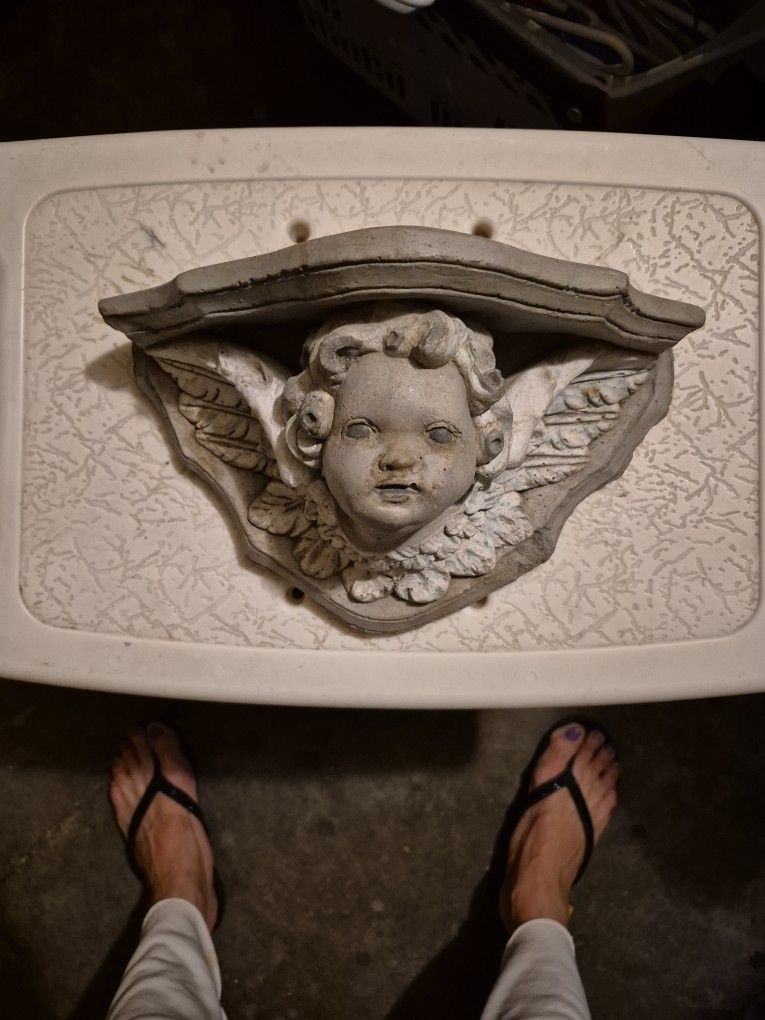 Angel/cherub Small Shelve