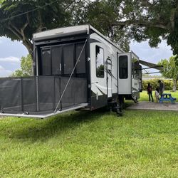 2018 Carbon Rv 38 Foot 