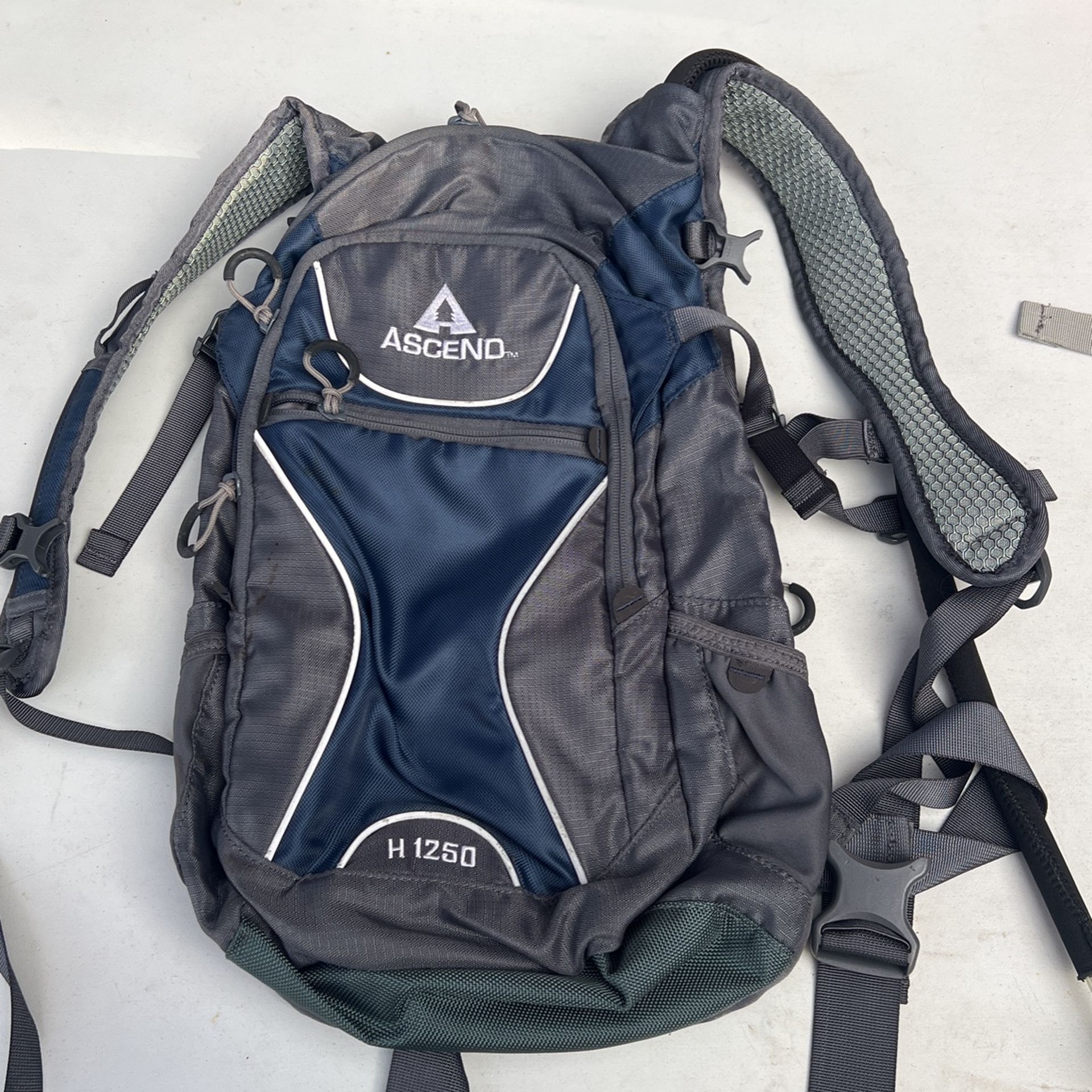 Ascend H1250 Hydration Back Pack For Hiking -Men’s