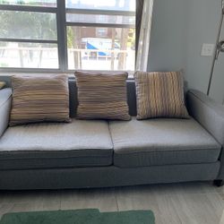 Pull Out Couch & Love seat