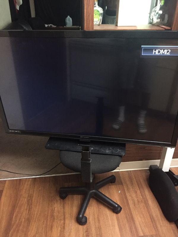 55 inch Emerson tv for Sale in Indianapolis, IN OfferUp