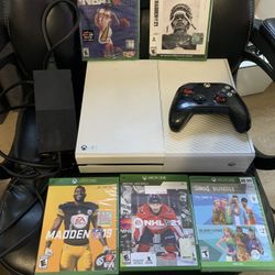 White Glacier Edition Xbox One 