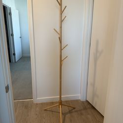 Freestanding coat rack