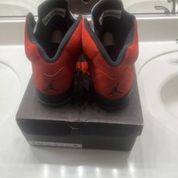 Jordan’s 5 Raging Bulls 