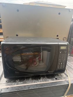 Sharp Countertop Microwave Oven - Clean & Works