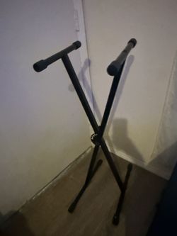 Free Piano Stand