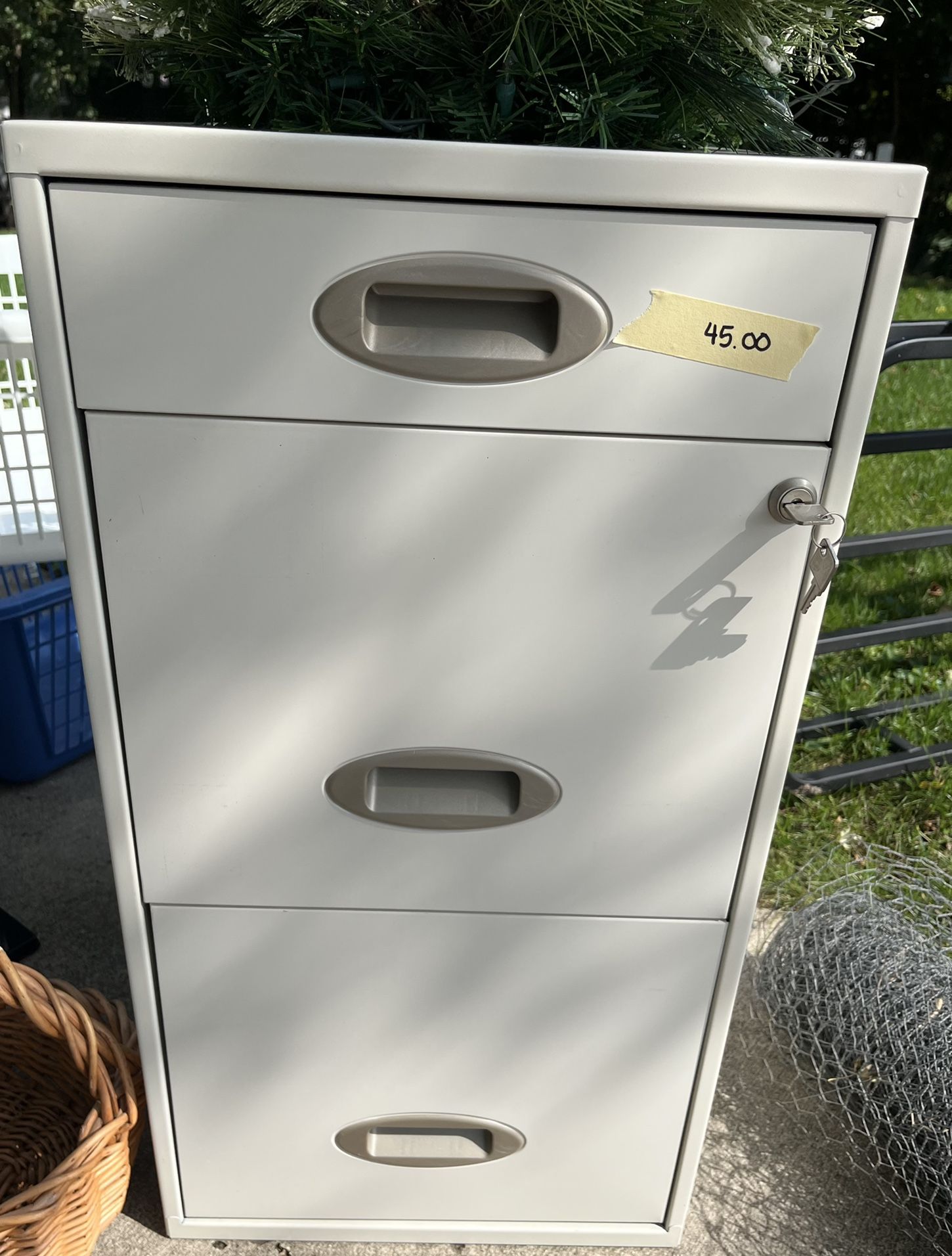 Metal File cabinet