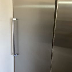 Viking Freezer 36” Built In