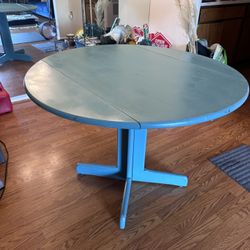 Large Craft Table For Sale – Folding & Sturdy Design!