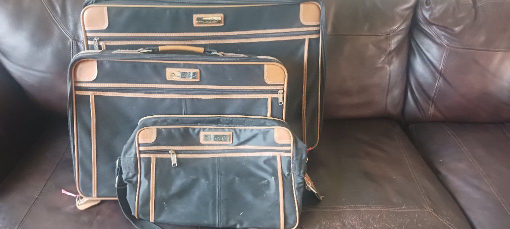 Luggage In Good Condition! 