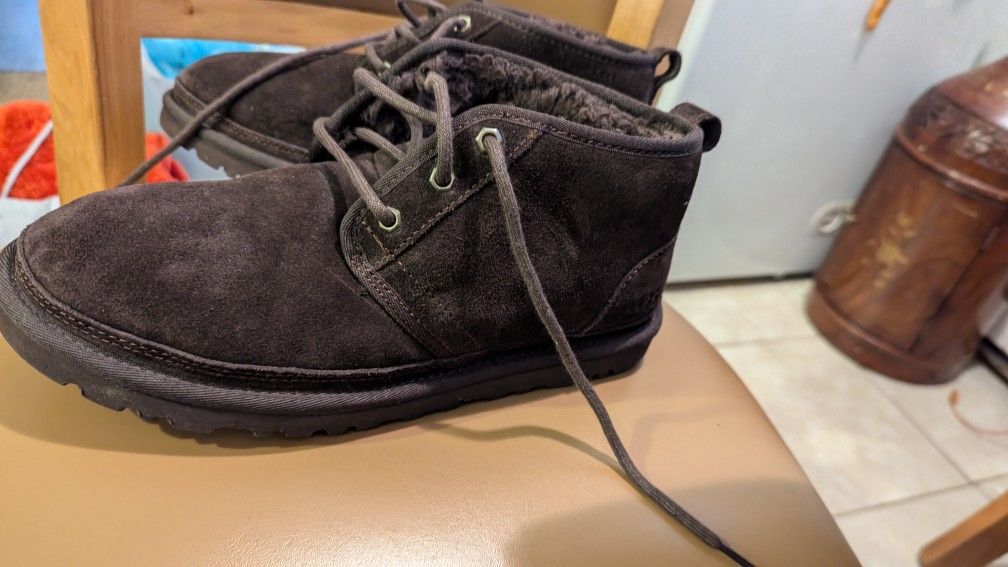 UGGS  Women Boots Size 8