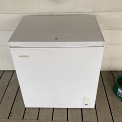 Chest freezer  By Holiday 