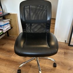 Black Rolling Office Chair 