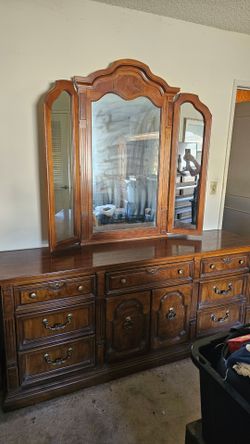 Vintage Thomasville Wooden Bedroom Wall Unit / Headboard Storage System