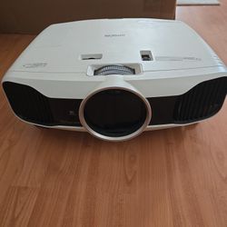 Epson PowerLite Home Cinema 5030UB LCD Projector