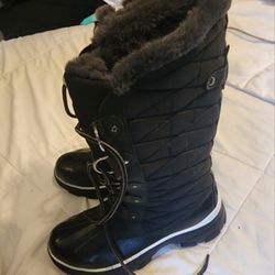 Black  Winter Boots  Like New. Size #6