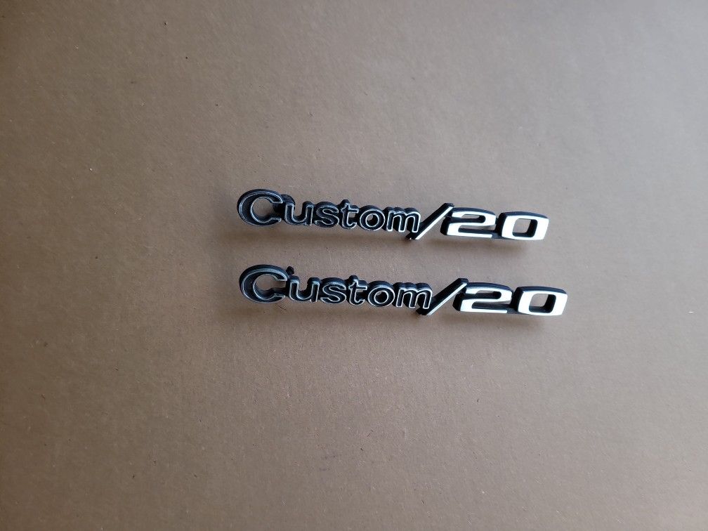 Chevy C20 Emblem