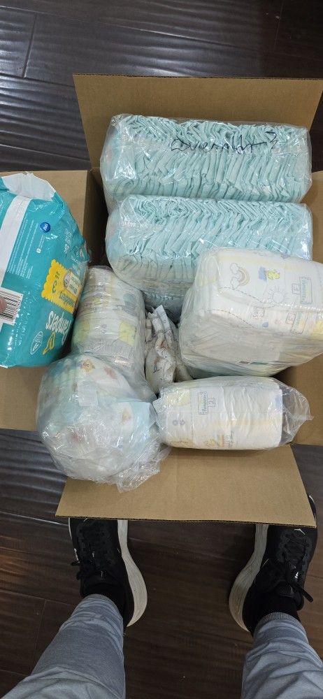 Pampers Swaddlers, 200+ diapers (More than Half Are Overnight)