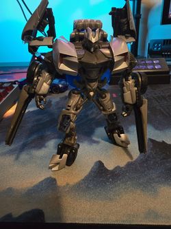 Transformers Revenge of the Fallen Deluxe Class Sideswipe figure