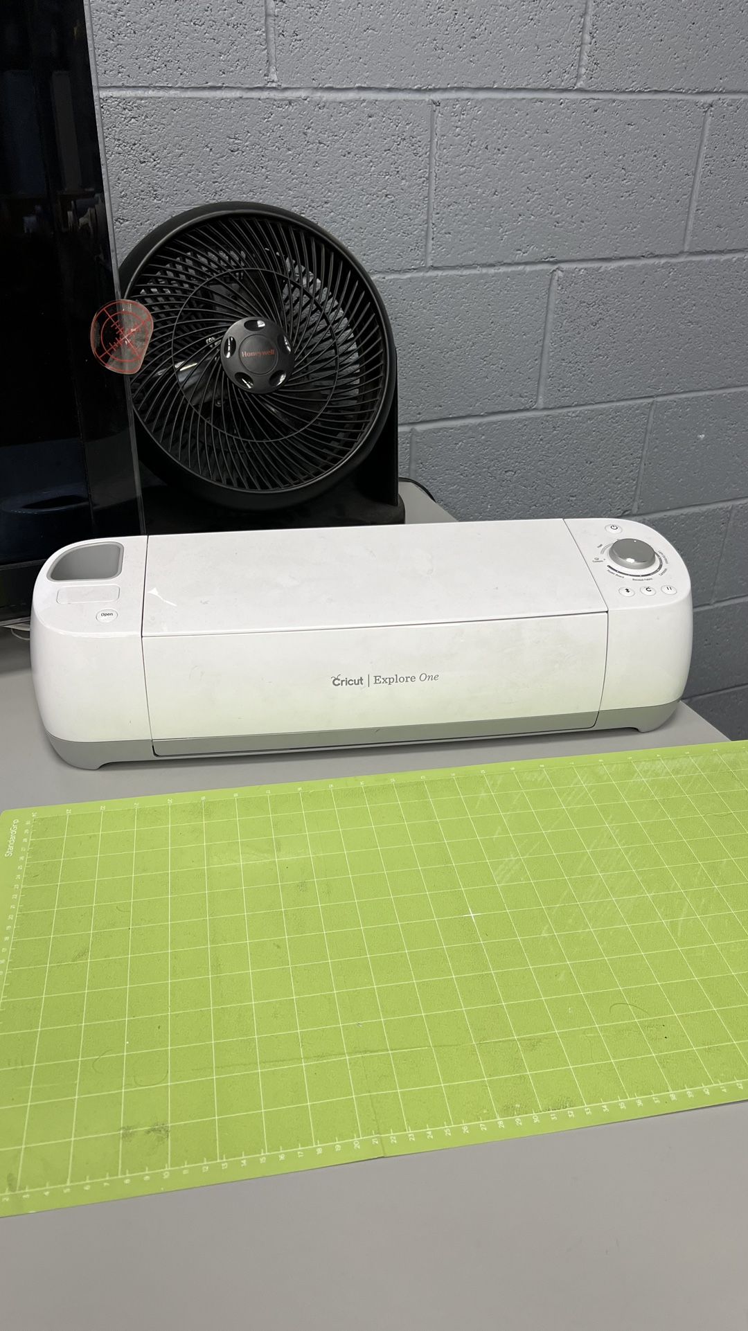 Cricut Explore One With Bluetooth Adapter