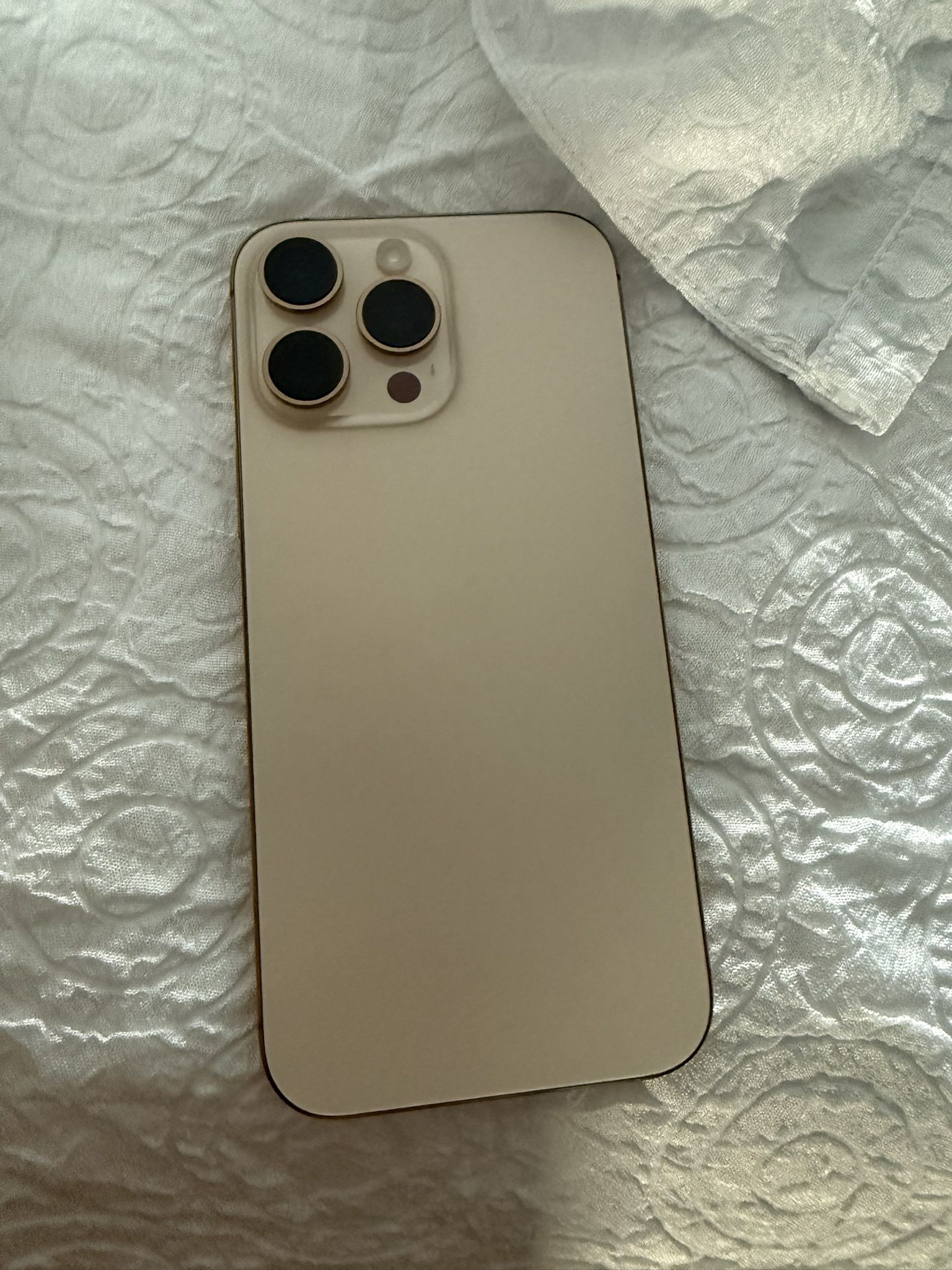 Unlocked 16 Pro Max 1TB