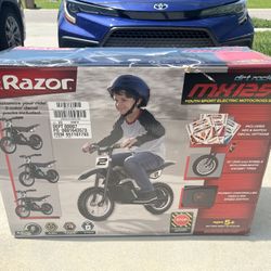 Razor Dirt Rocket MX125 Electric-Powered Dirt Bike - Black with Decal Included, for Child 5+ 