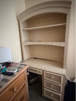 Beige girl desk