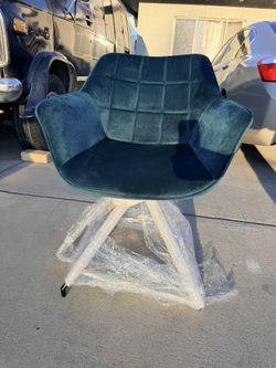 Portsmouth Tufted Armchair with Black Base