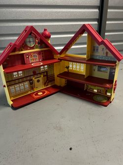 Bluey unlimited lights & sounds playhouse