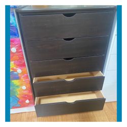 5 drawers dresser/ Five drawers dresser