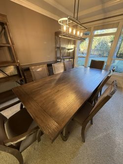 Bassett 8ft Dining table, Buffet And Hutches