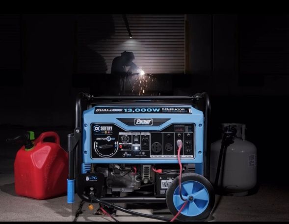 Pulsar Generator Dual Fuel 13000/10000 Watt Operates on Gasoline or Propane
