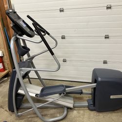 HUGE DEAL on a Precor "EFX 425" Elliptical Cross Trainer! LIKE NEW!