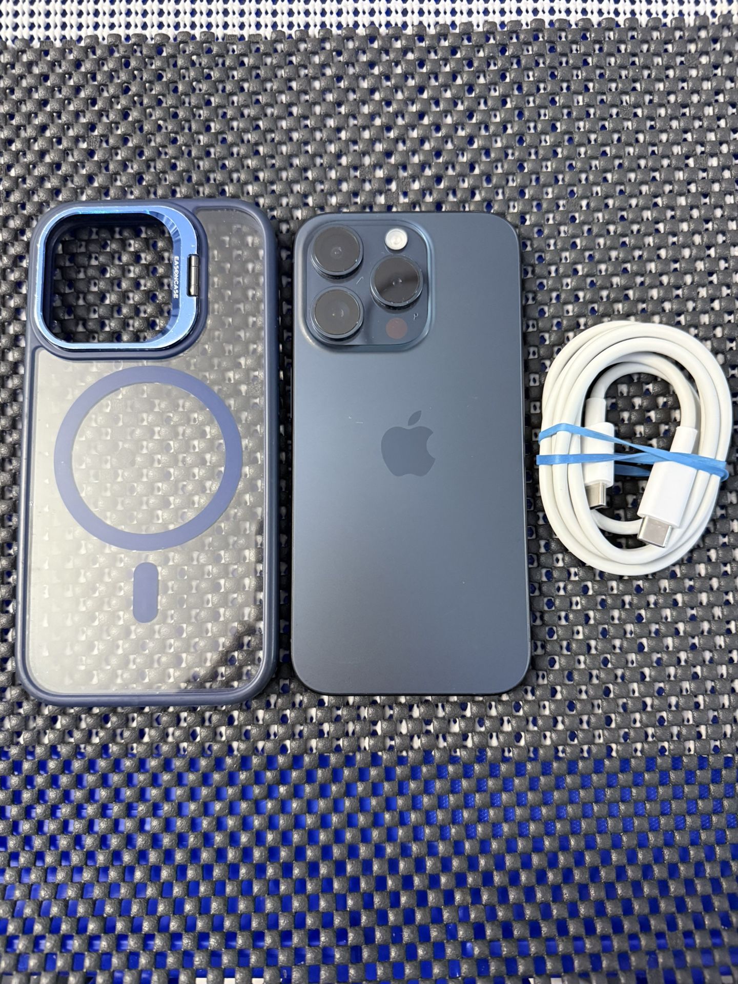 iPhone 15pro 256GB Unlocked(cash only/no trades)read description first