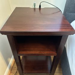 Beautiful Wood Side Table!