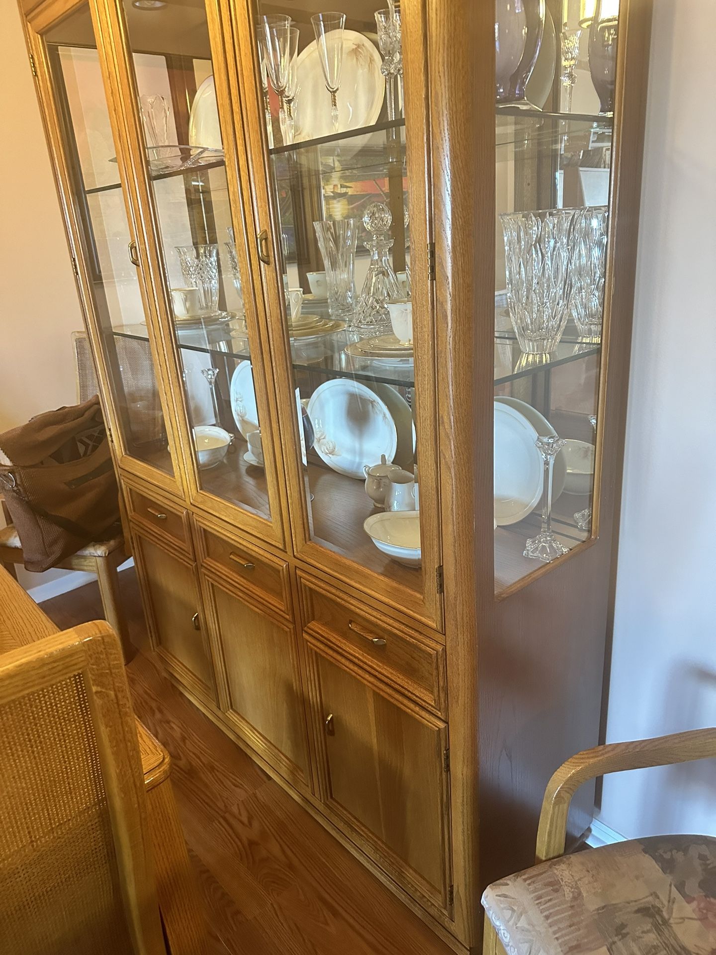 Thomasville China Cabinet 