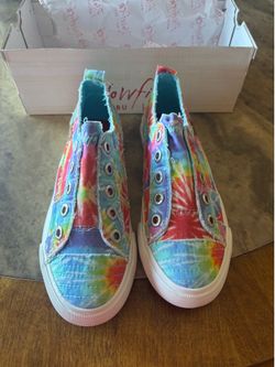 *NEW* Girls Blowfish Sneakers-Size 3