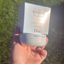 Dior Cushion Foundation Diorsnow Limited Edition Retail $75
