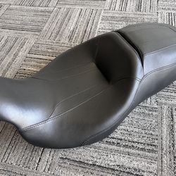 Harley Davidson Road Glide OEM Seat