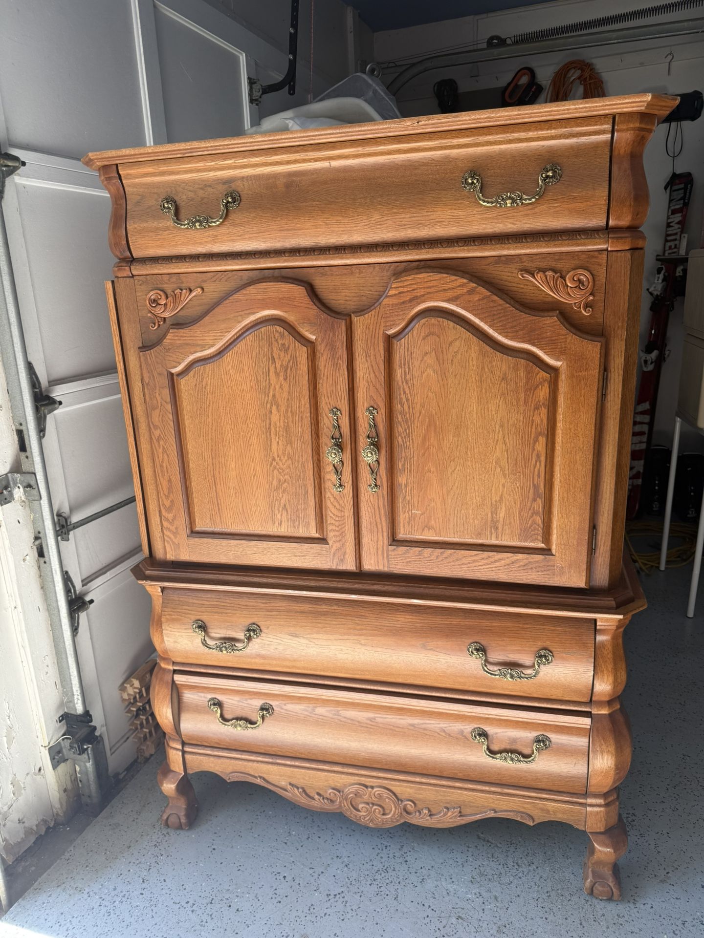 Mid 20th Century Kindel Furniture French Provincial Style Cherry Chest of Drawers.