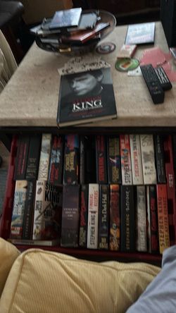 25 Steven king hardcover novels/books