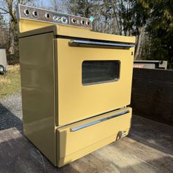 Vintage GE Oven New Condition 