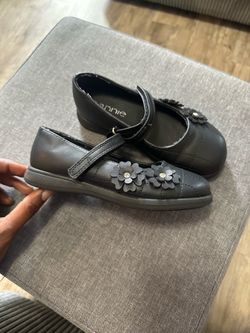 12C Dress shoes