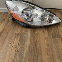 2006-2010 Toyota Sienna Headlights 