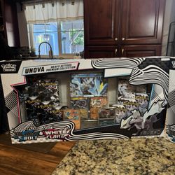 Pokemon Trading Card Game 2025 Pokémon Scarlet & Violet Black Bolt & White Flare Unova Heavy Hitters Premium Collection