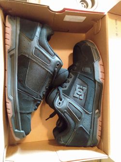 D.C. shoes size 9½
