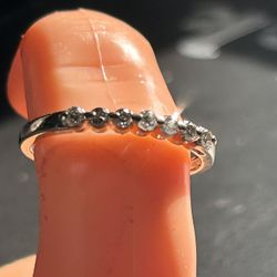 14 K White Gold And Diamonds 